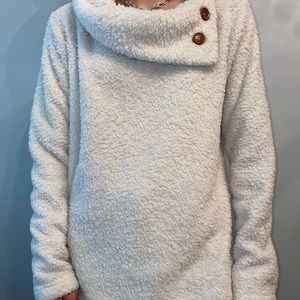 Soft white scoop neck sweater (LARGE)